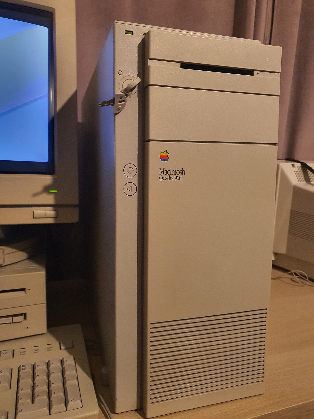 Macintosh Quadra 900